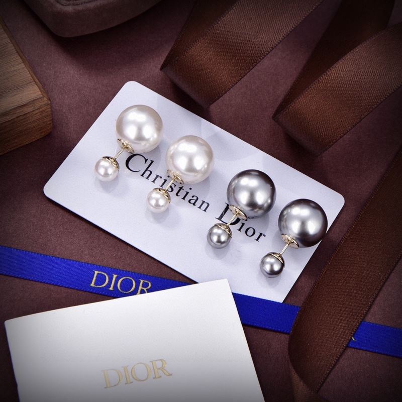 chr1st1an D10r earrings